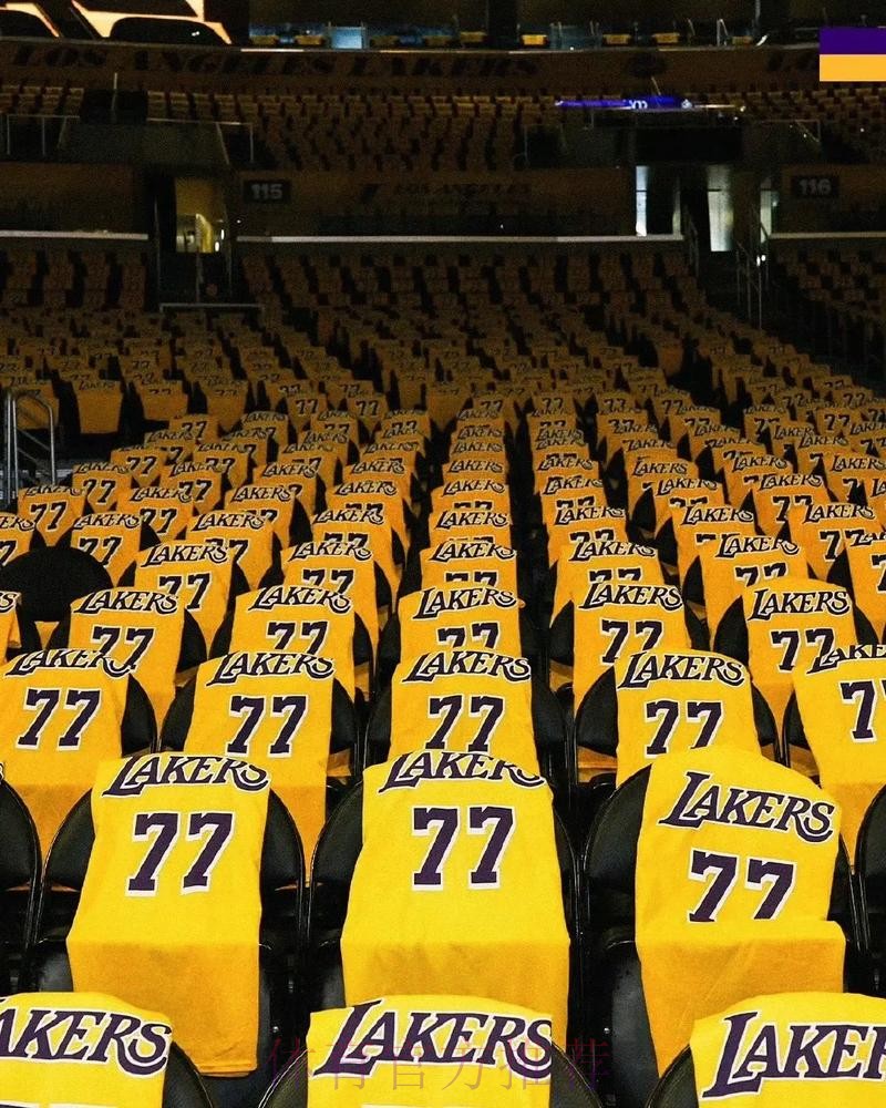 东契奇詹姆斯双30 湖人战胜鹈鹕